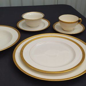 Lenox Fine China - Seven (7) Piece Place Settings